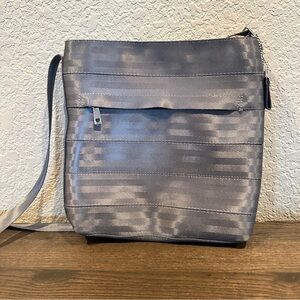 Harvey’s Seatbelt Bag Streamline Crossbody in Storm